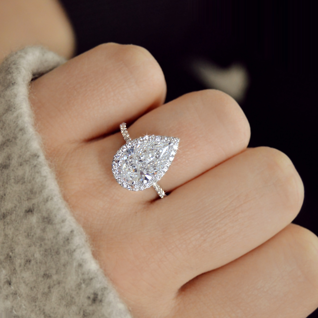 Best Engagement Rings for a New Year's Eve Proposal in 2022 | With Clarity
