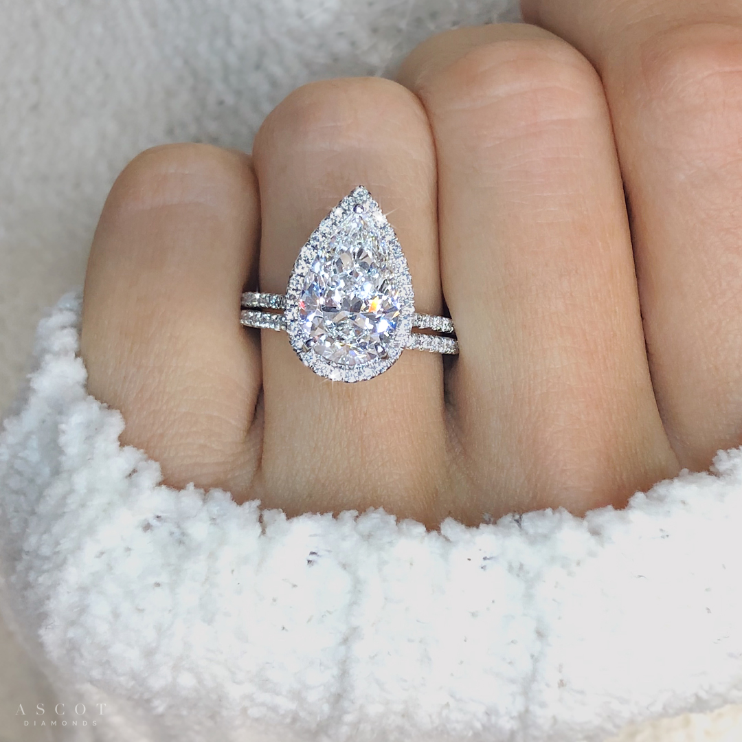 Pear Shaped Solitaire Engagement Rings